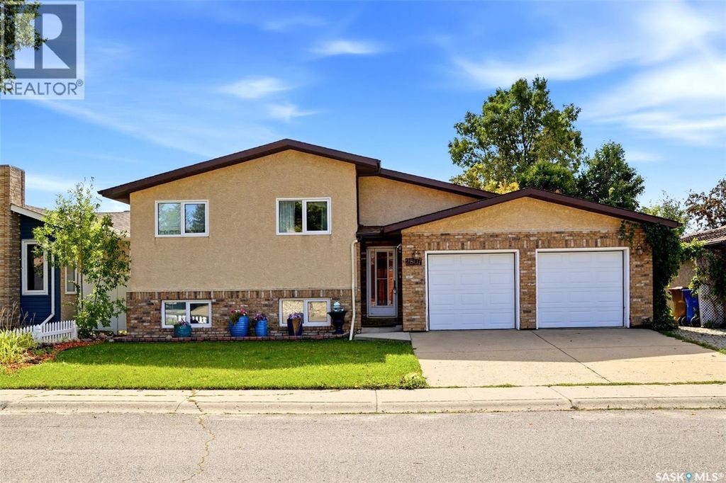 2807 Howell Drive E, Regina