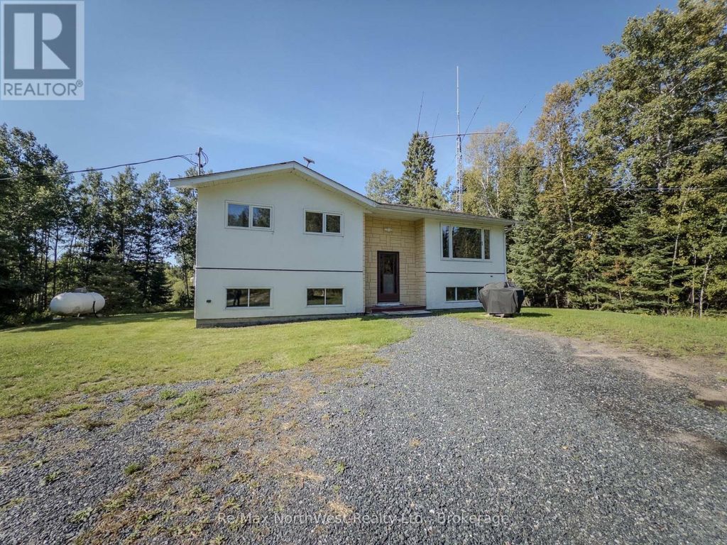 693 Carlton Road, Kenora (redditt Road West)