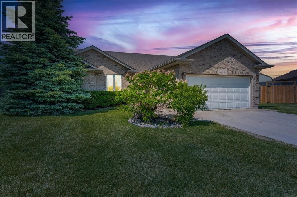 608 Riva Ridge Drive, St Clair