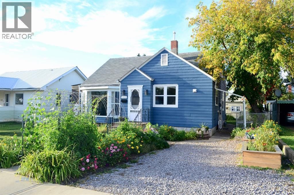 5028 44 Street, Innisfail