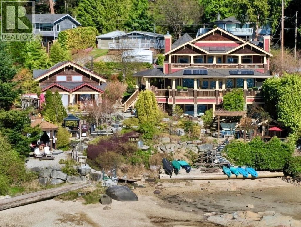7545 Islets Place, Sechelt