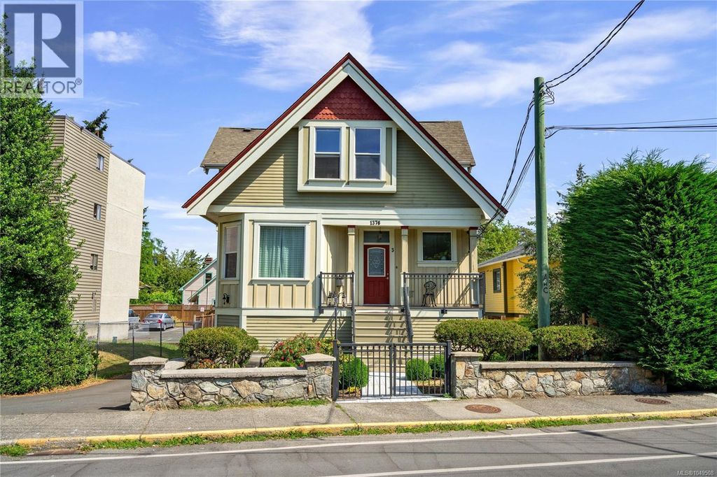 3 1376 Pandora Ave, Victoria