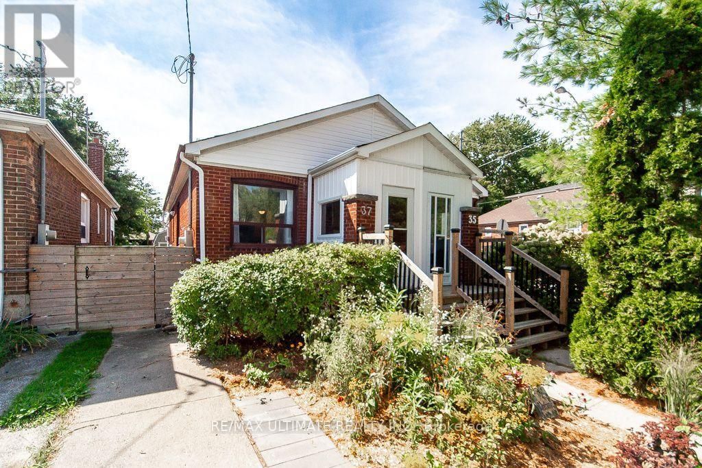 37 Gowan Avenue, Toronto (broadview North)