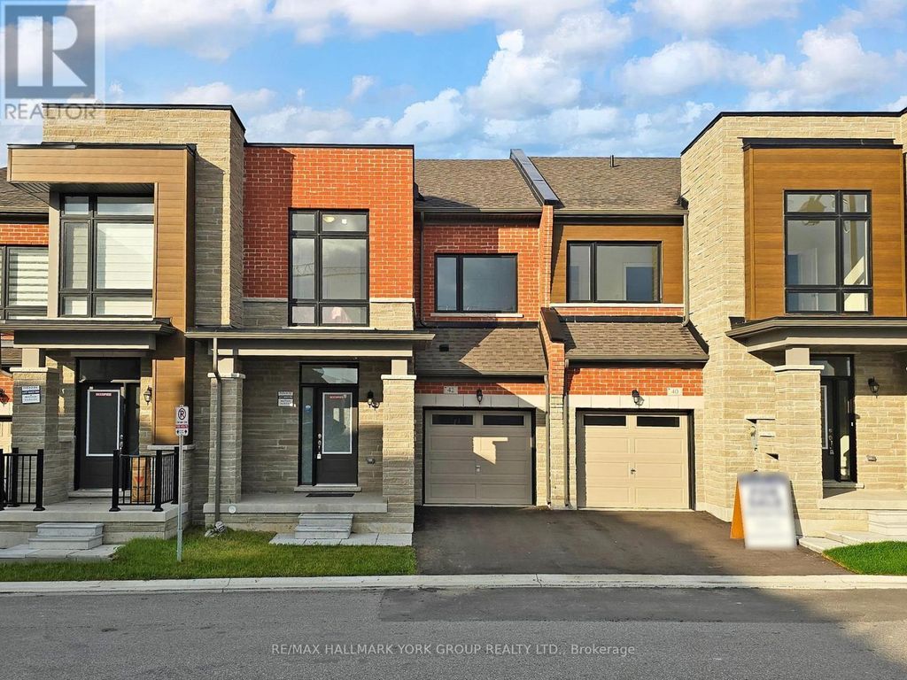 42 Blick Crescent, Aurora