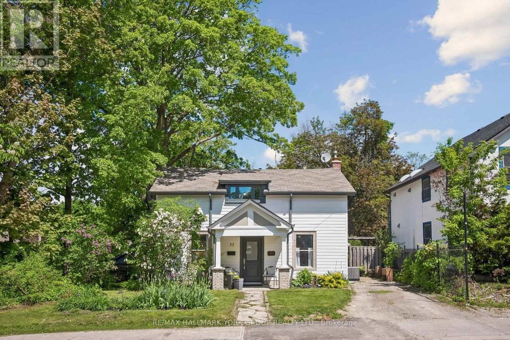 37 Arnold Crescent, Richmond Hill (mill Pond)