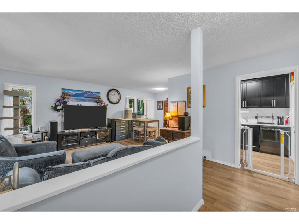 1202 10620 150 Street, Surrey