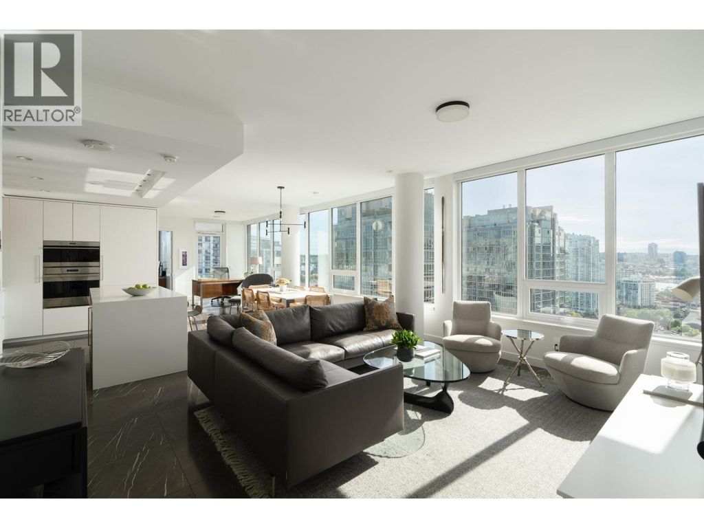 2004 885 Cambie Street, Vancouver