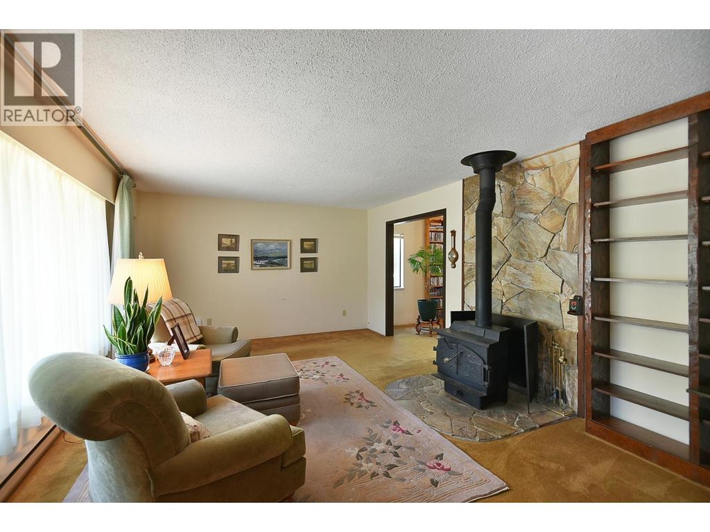 5749 Surf Circle, Sechelt