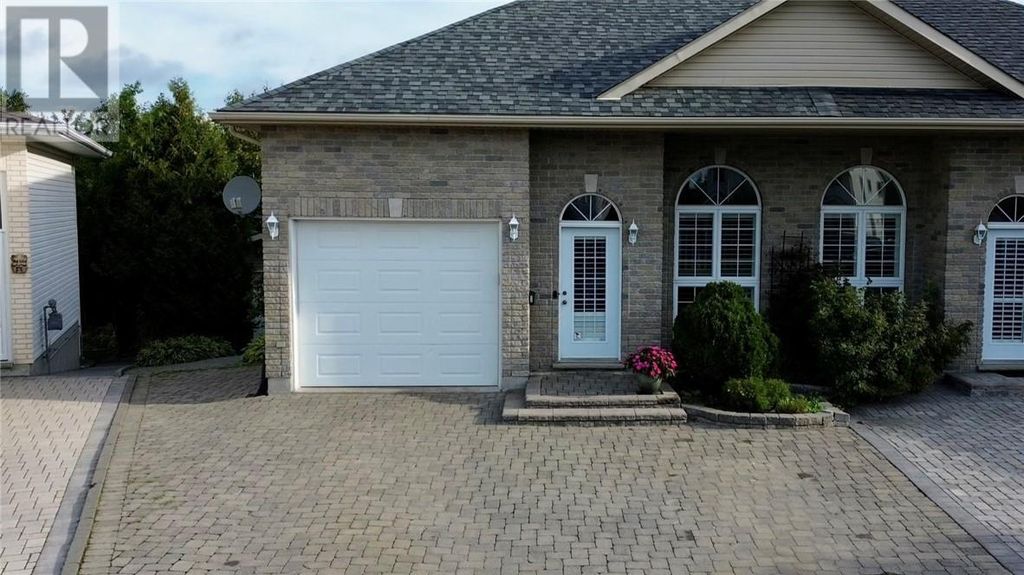 32 Timber Ridge Court, Sudbury