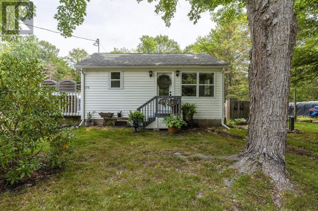 170 Dodge Road, Wilmot