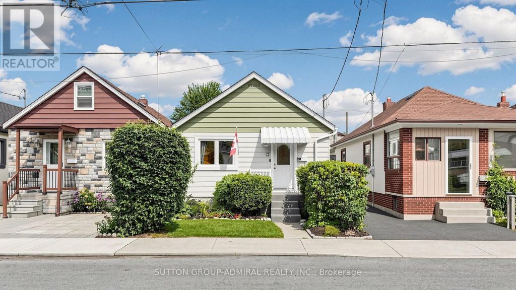12 Laxis Avenue, Toronto (mount Dennis)