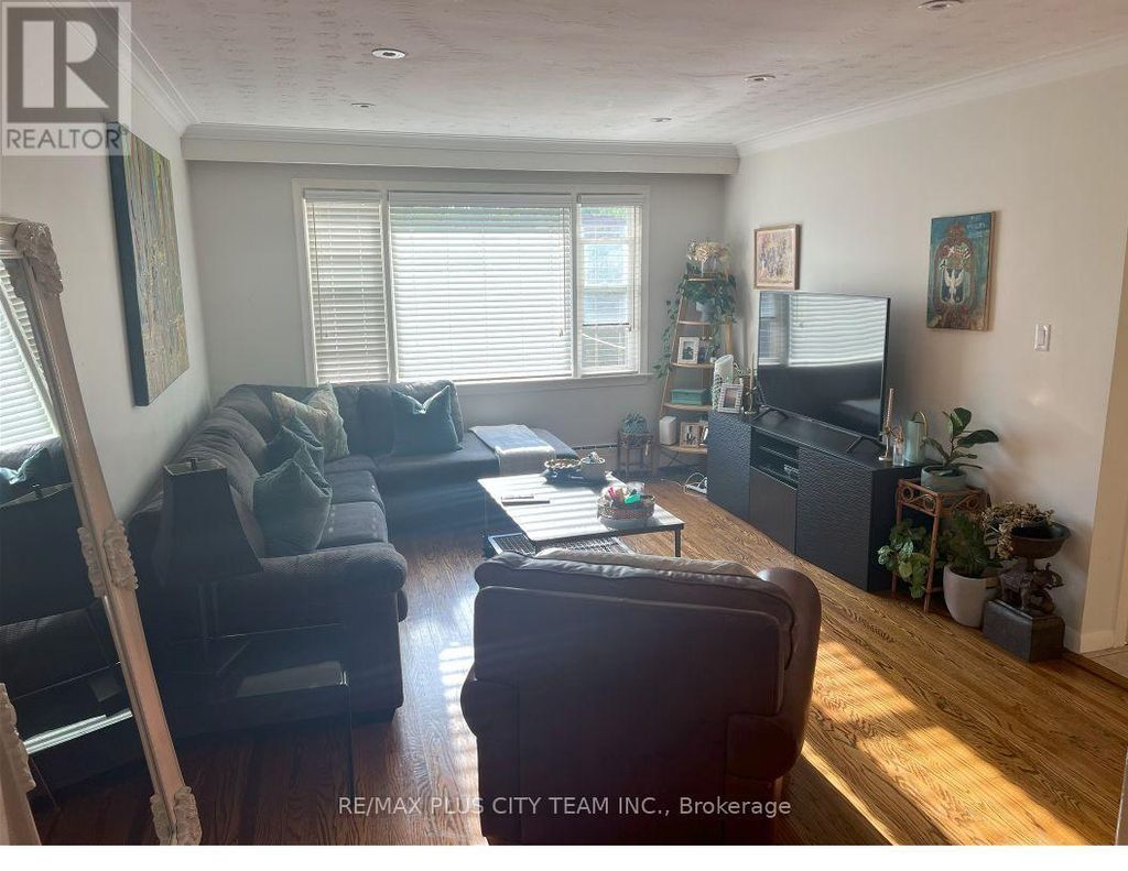 Unit 3 - 9 Thirty Fifth Street, Toronto (long Branch)