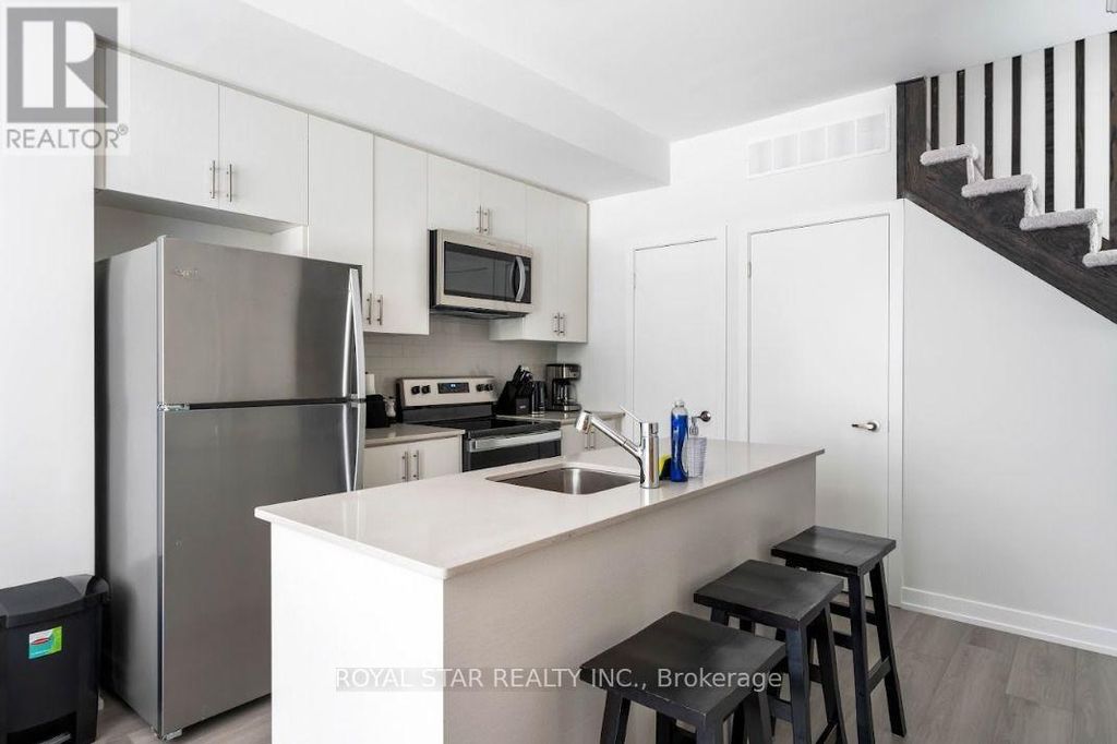 202 - 3562 Conolial Drive, Mississauga (erin Mills)