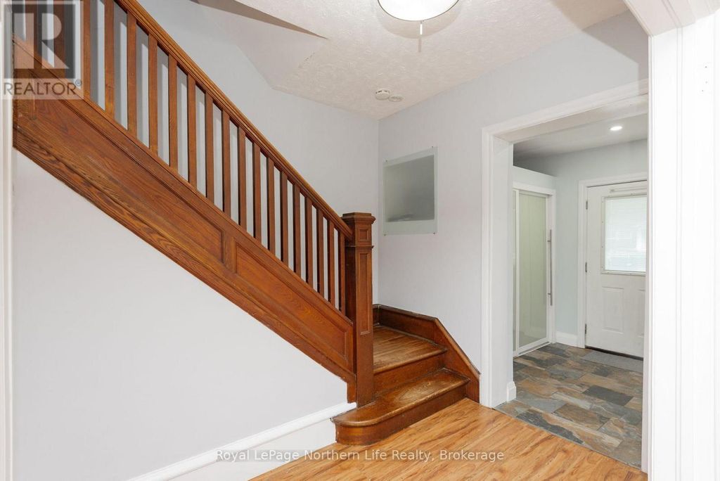 583 Wyld Street, North Bay (central)