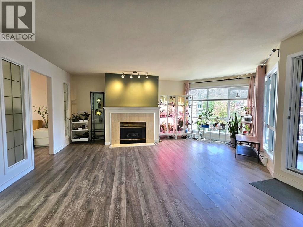 311 7437 Moffatt Road, Richmond