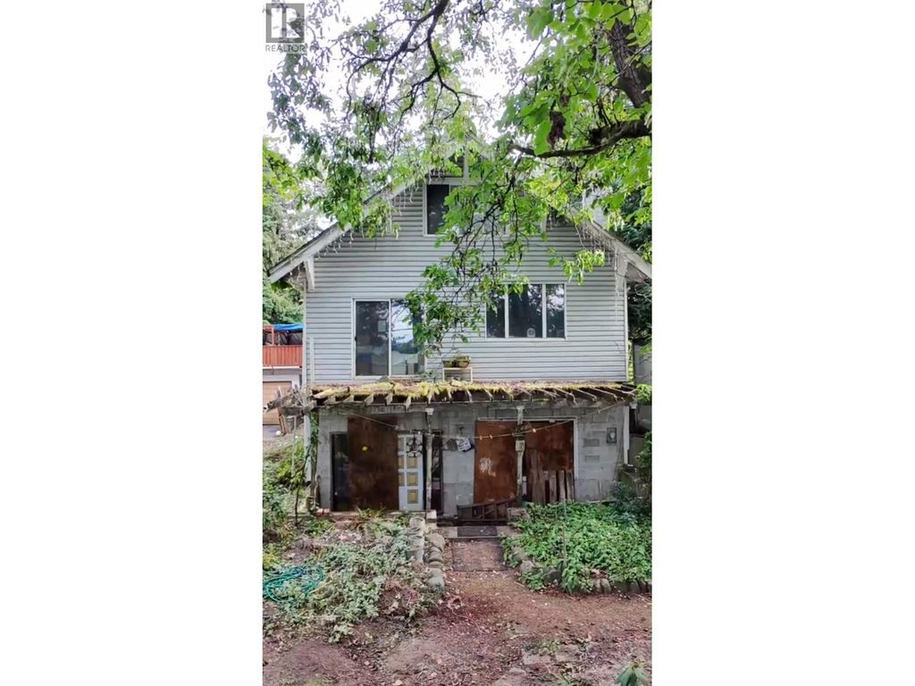 7822 Rosewood Street, Burnaby