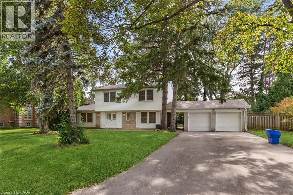 24 Valloncliffe Road, Thornhill