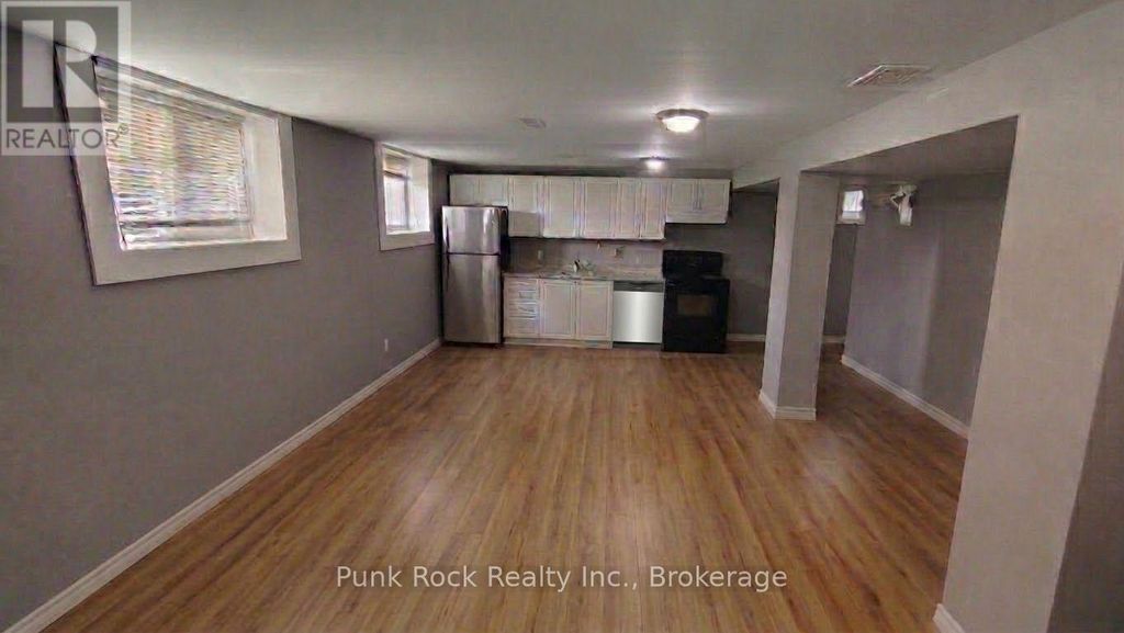 2 (bsmt) - 26 Cundles Road E, Barrie (cundles East)