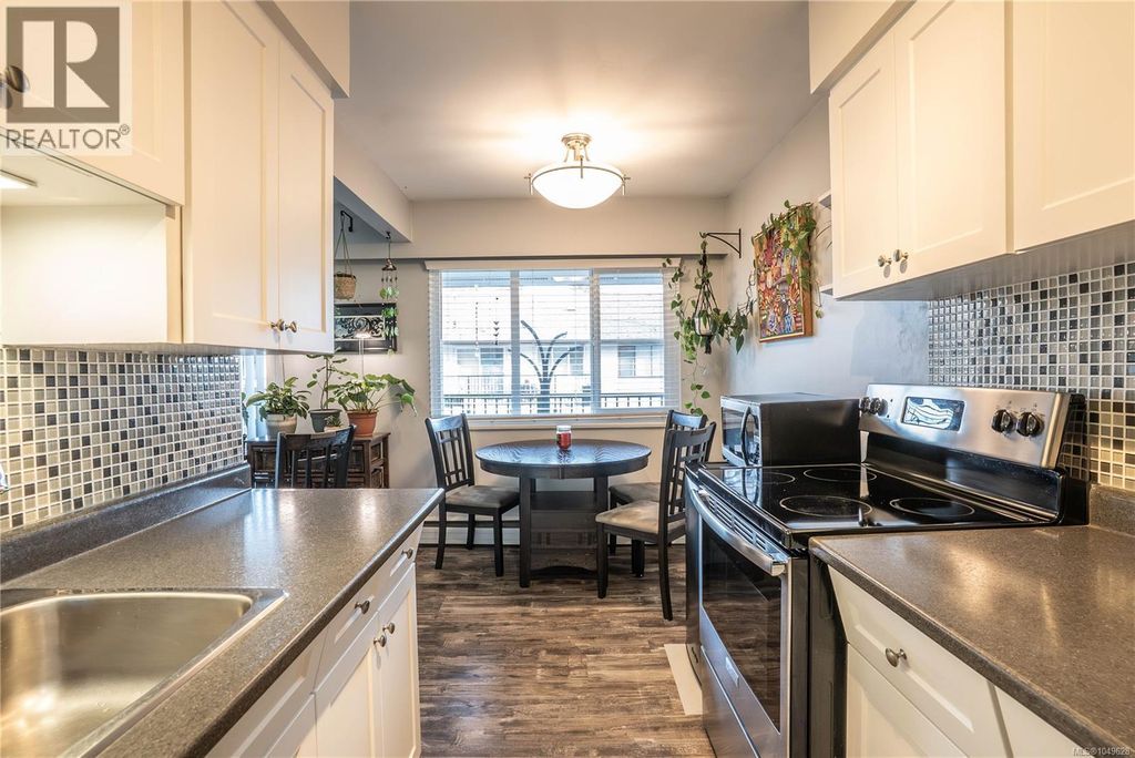 352 Burnside Rd W, Saanich