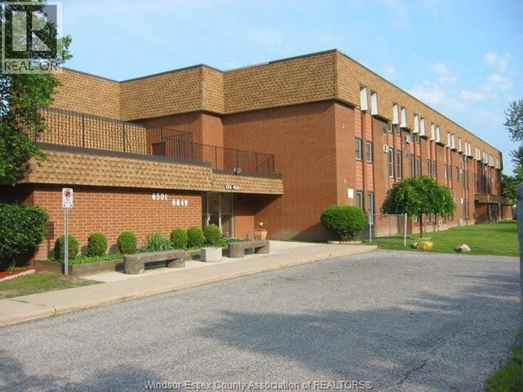 6639 Thornberry, Windsor
