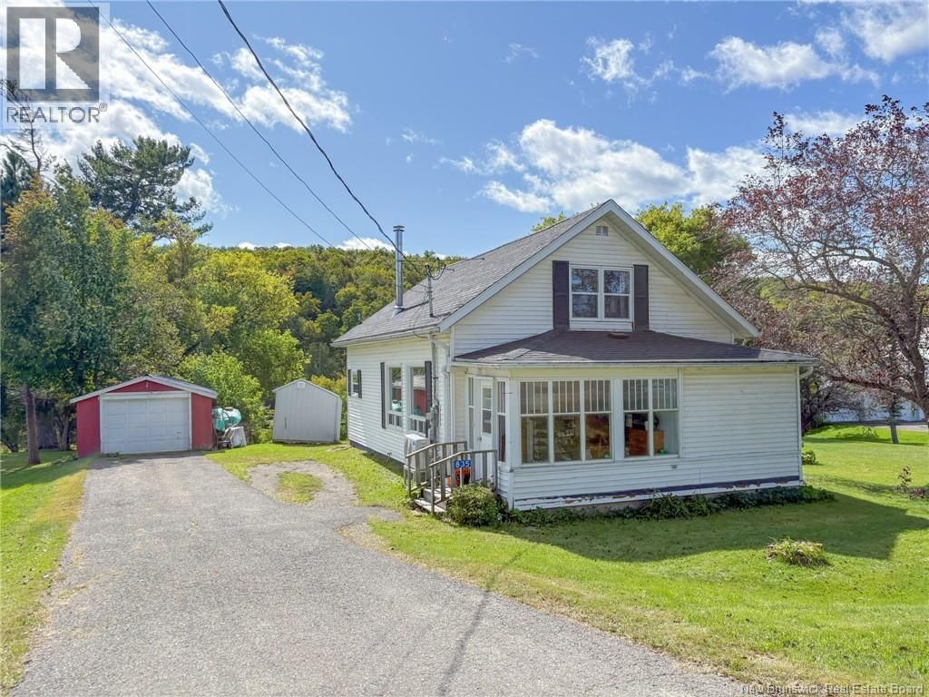 835 Central Street, Centreville