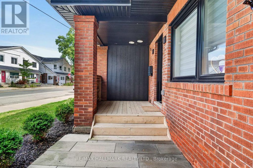 1709 Dundas Street E, Toronto (greenwood-Coxwell)