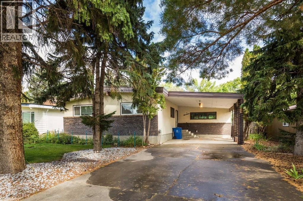 317 Laval Boulevard W, Lethbridge
