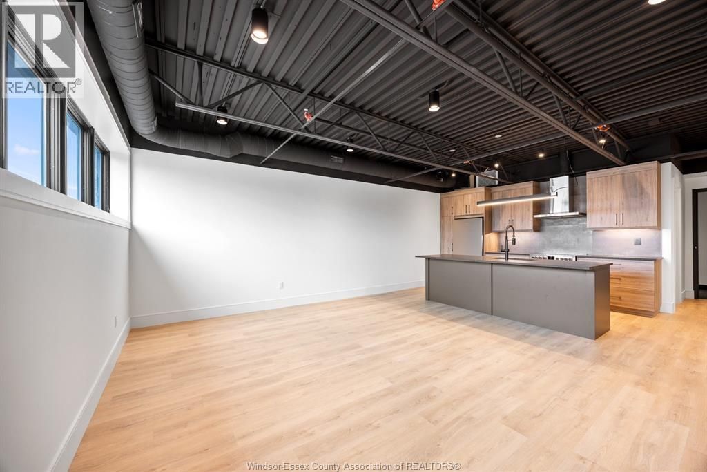 3850 Dougall Unit# 207, Windsor