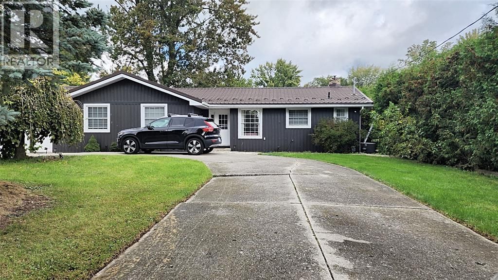 8468 Defore Drive, Grand Bend