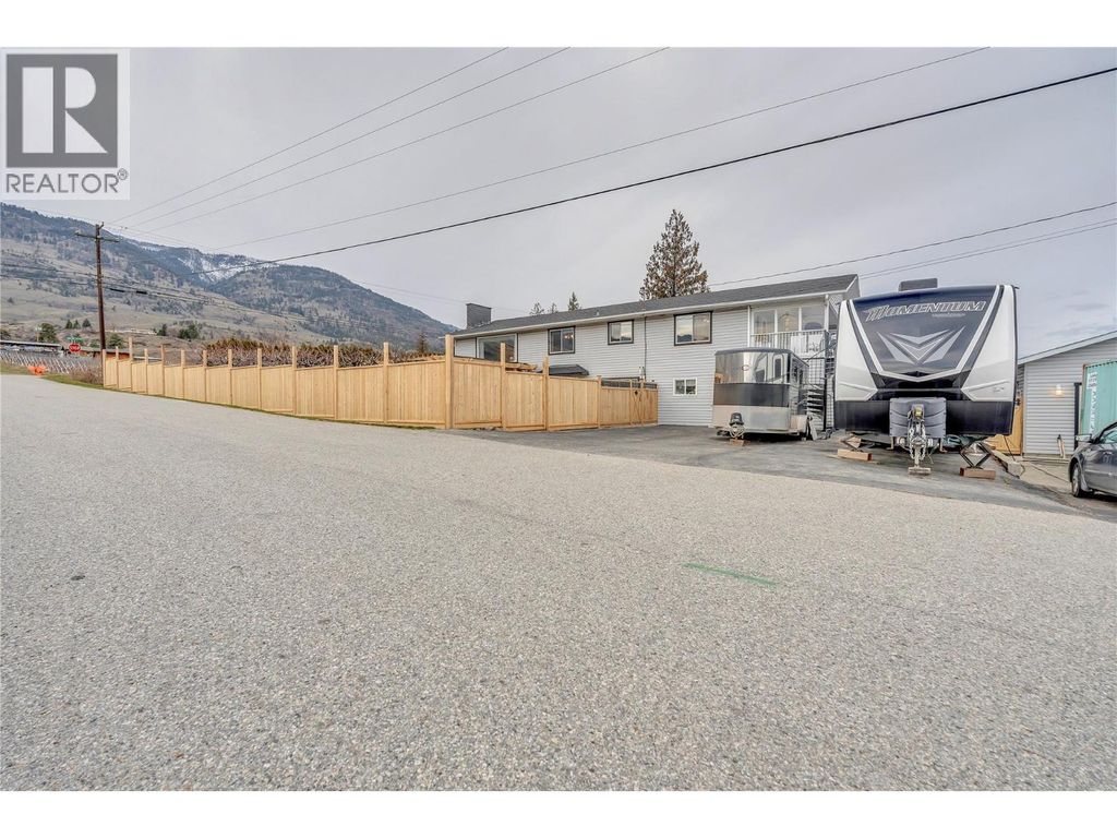 386 Road 11 Road, Oliver