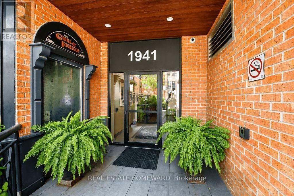 304 - 1941 Queen Street E, Toronto (the Beaches)