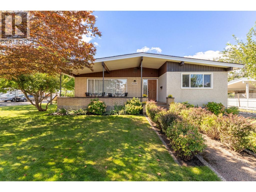 1306 Lombardy Square, Kelowna