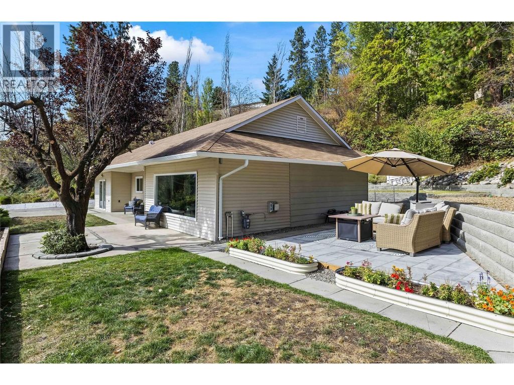 6312 Renfrew Road, Peachland