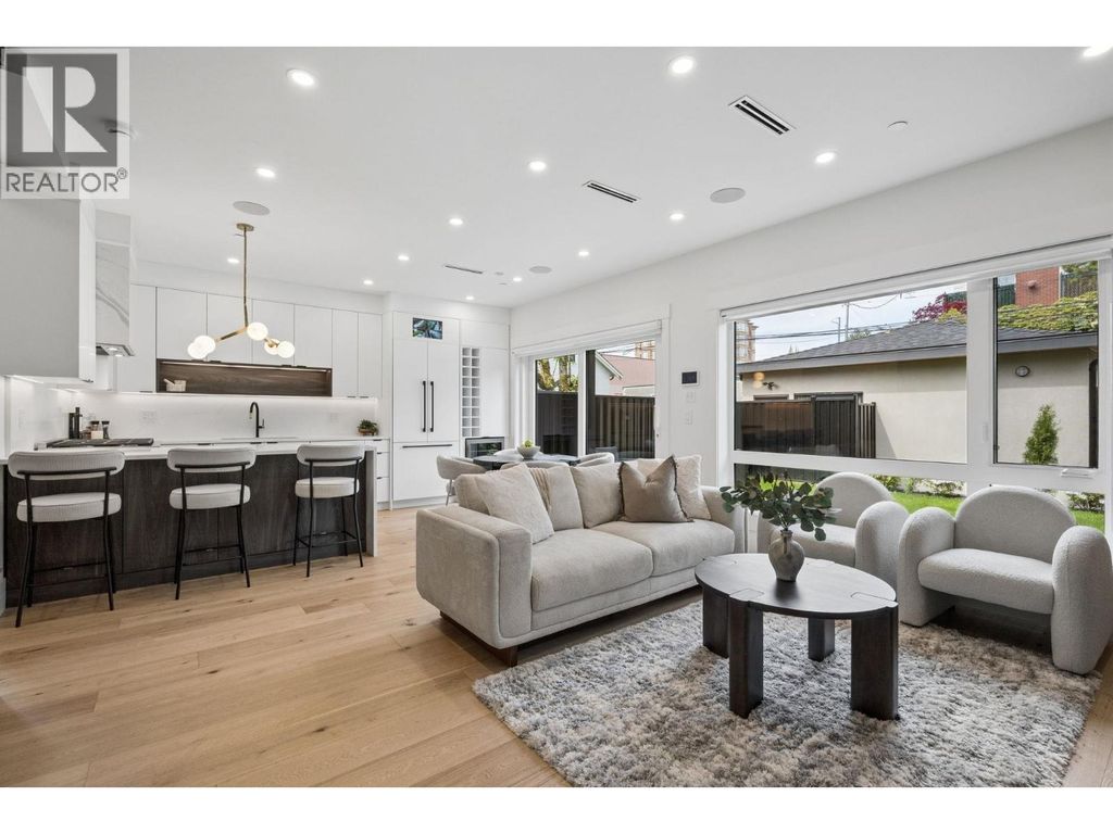 2 4549 W 11th Avenue, Vancouver