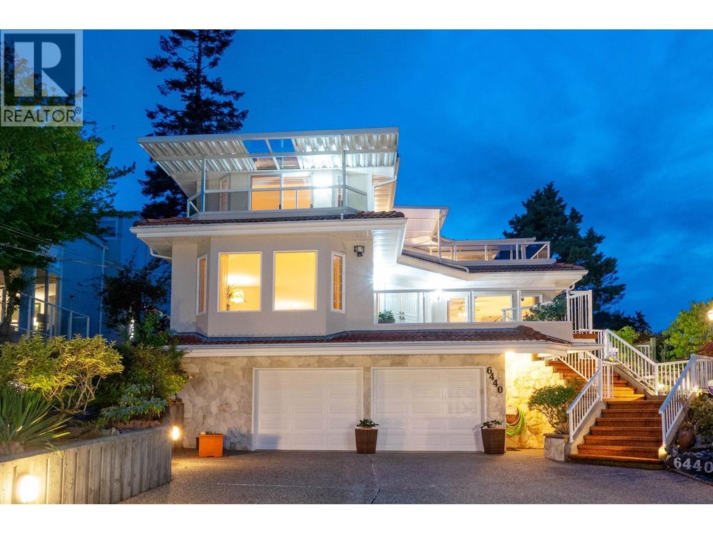 6440 Rosebery Avenue, West Vancouver