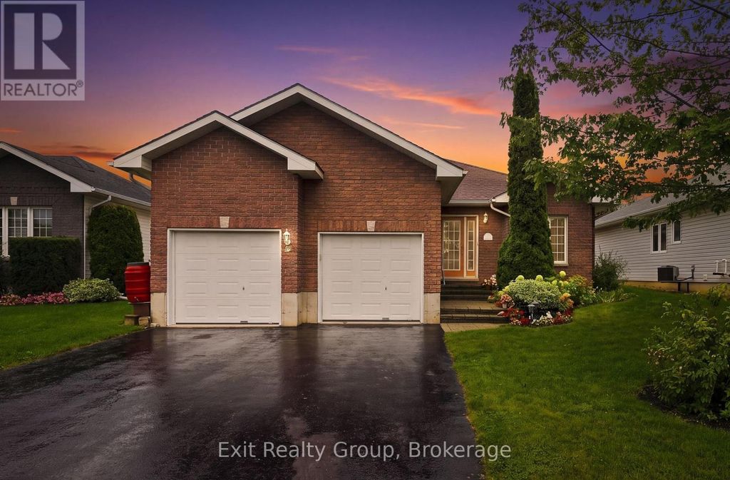 26 Aletha Drive, Prince Edward County (wellington Ward)