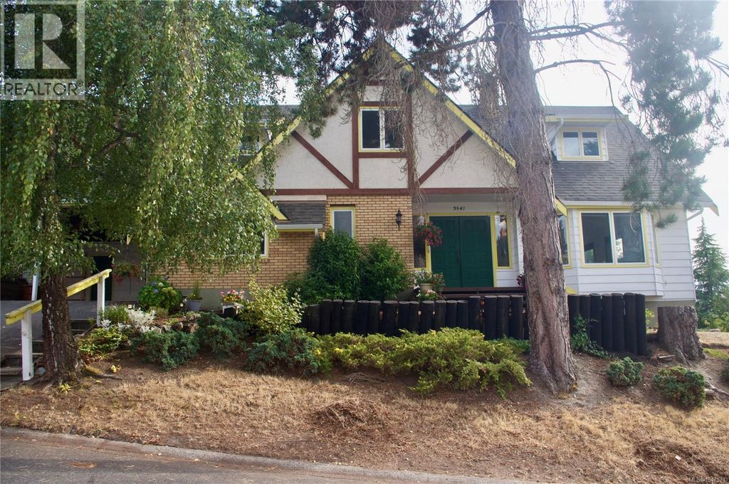 3941 Raymond St S, Saanich