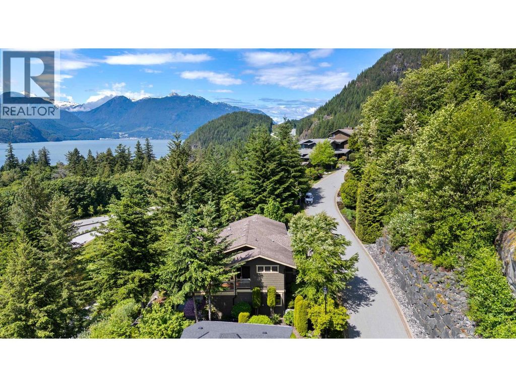 300 Ocean Crest Drive, West Vancouver