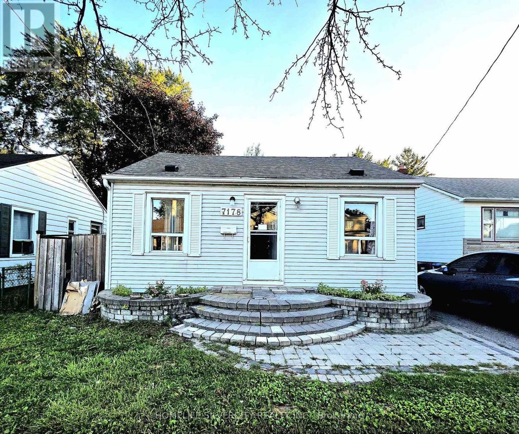 7178 Lancaster Avenue, Mississauga (malton)