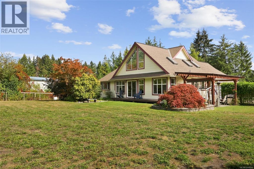 2877 Lake Trail Rd, Courtenay