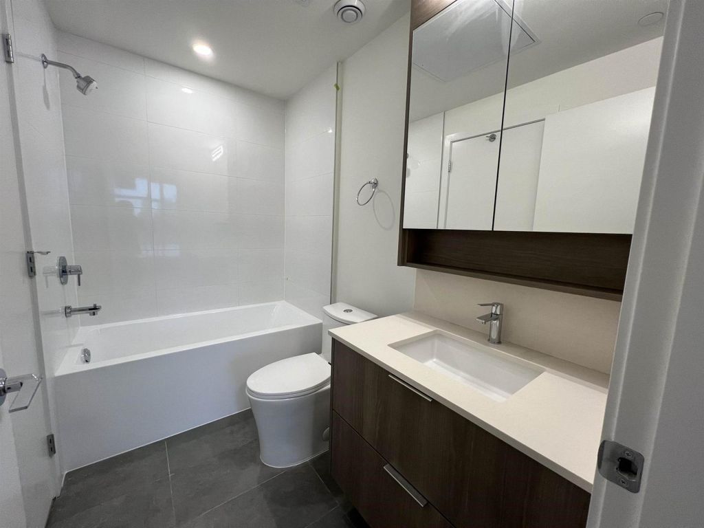 E609 10828 139a Street, Surrey