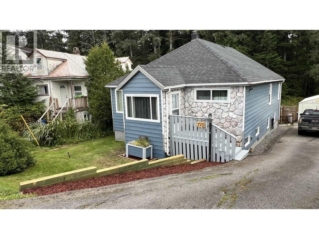 710 E 8th Avenue, Prince Rupert