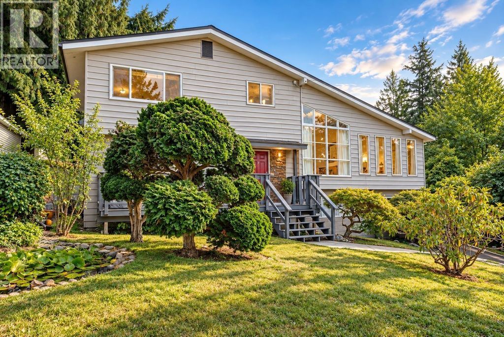 4898 Sunshine Coast Highway, Sechelt