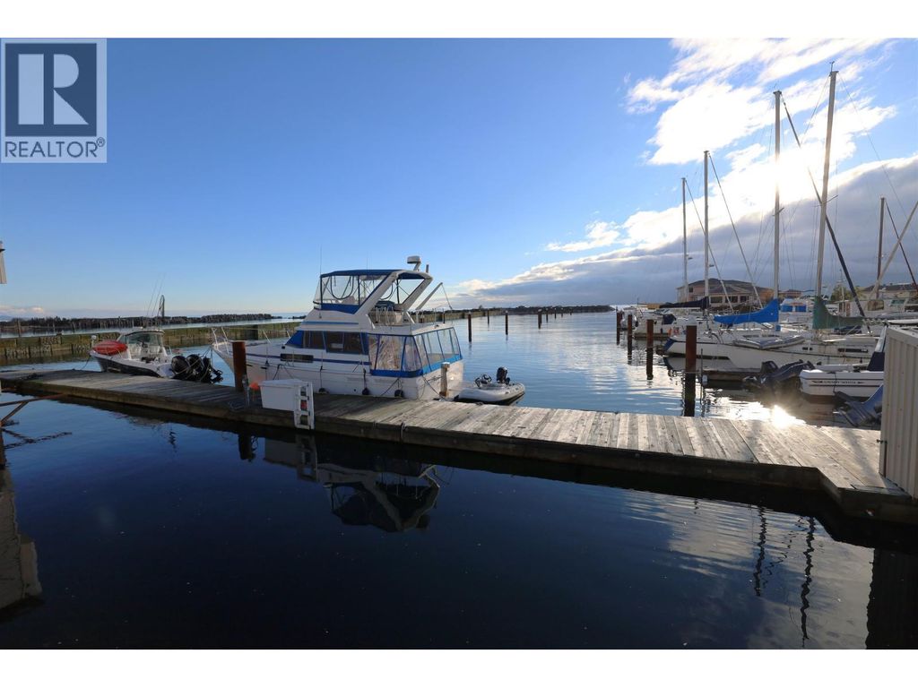312 1585 Field Road, Sechelt
