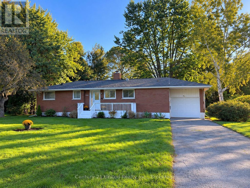 44 Hamilton Avenue, Cobourg
