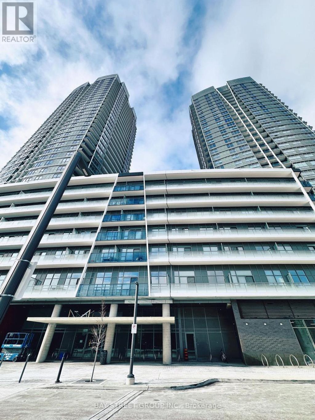 B3001 - 50 Upper Mall Way, Vaughan (brownridge)