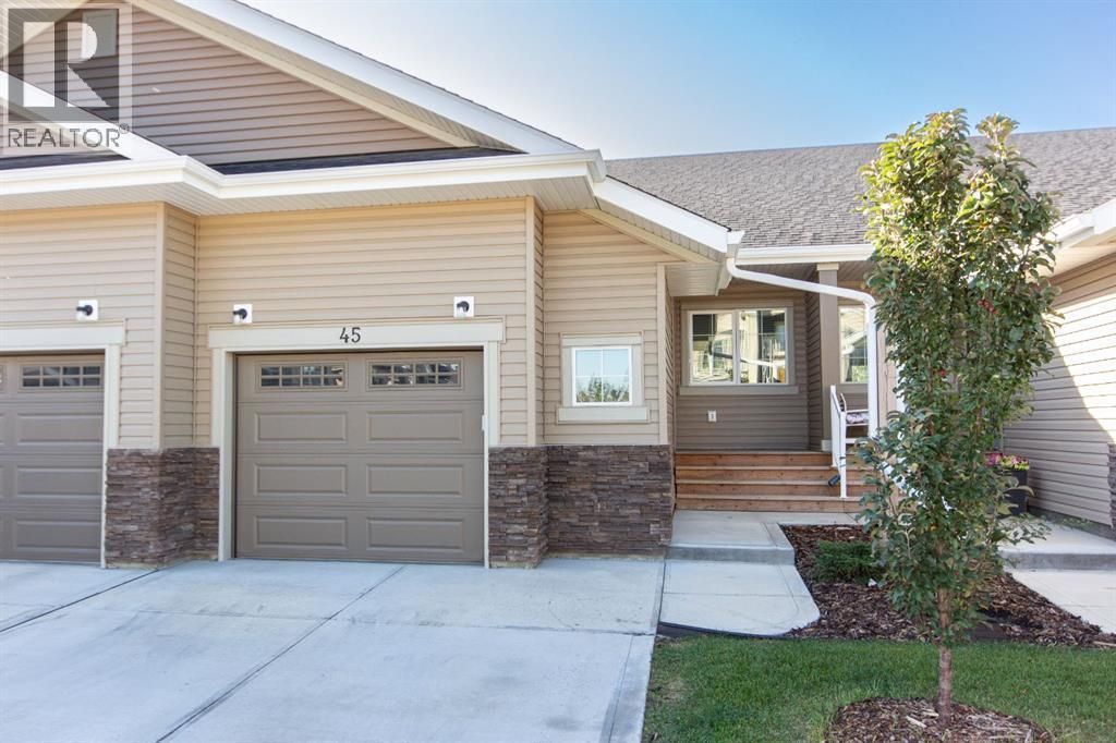 45 Golden Crescent, Red Deer