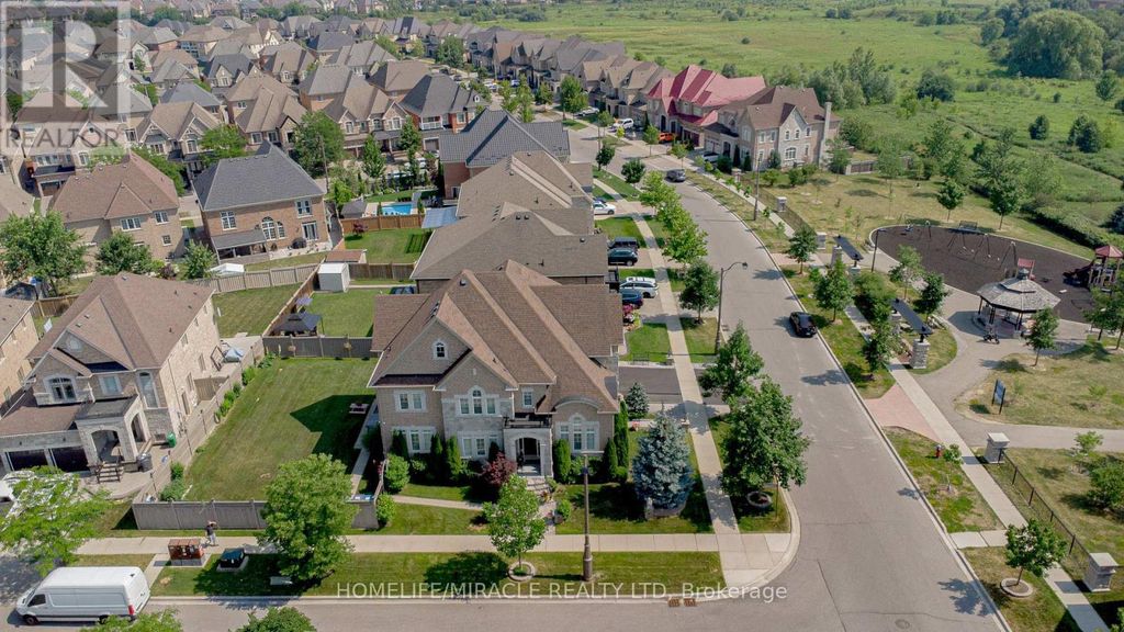 37 Degrey Drive, Brampton (bram East)