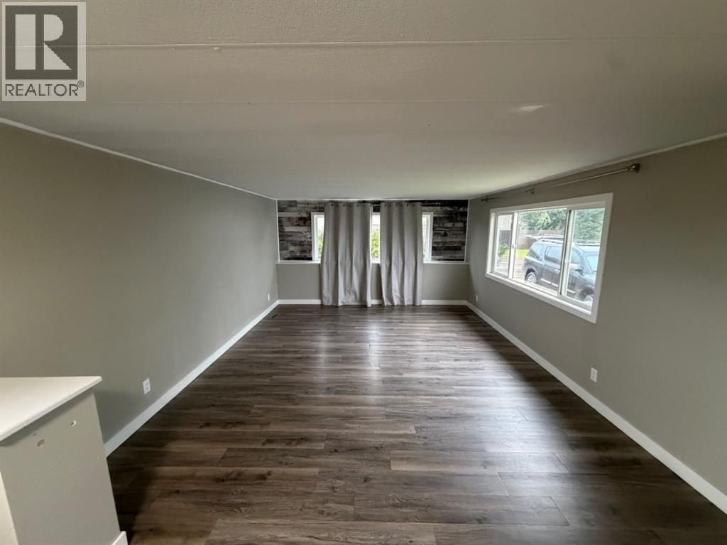 11918 98 Street, Grande Prairie