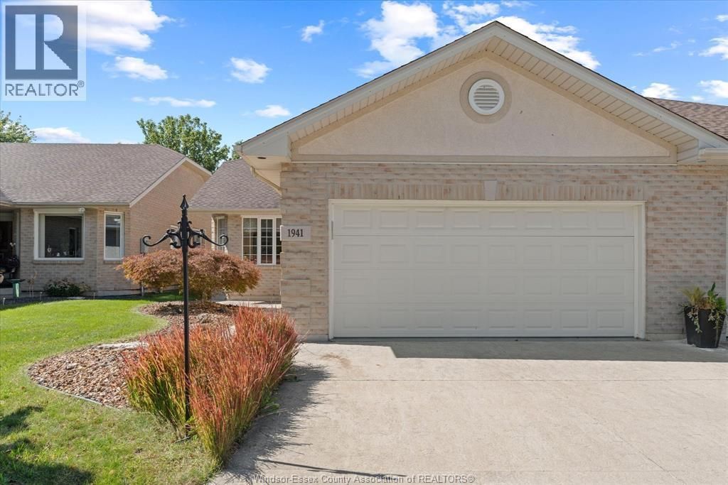 1941 Blue Heron Drive, Windsor
